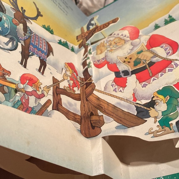 NIB & Vintage 1991 Christmas Treasury, Set of 4 Pop-up Classic Books - Picture 4 of 6